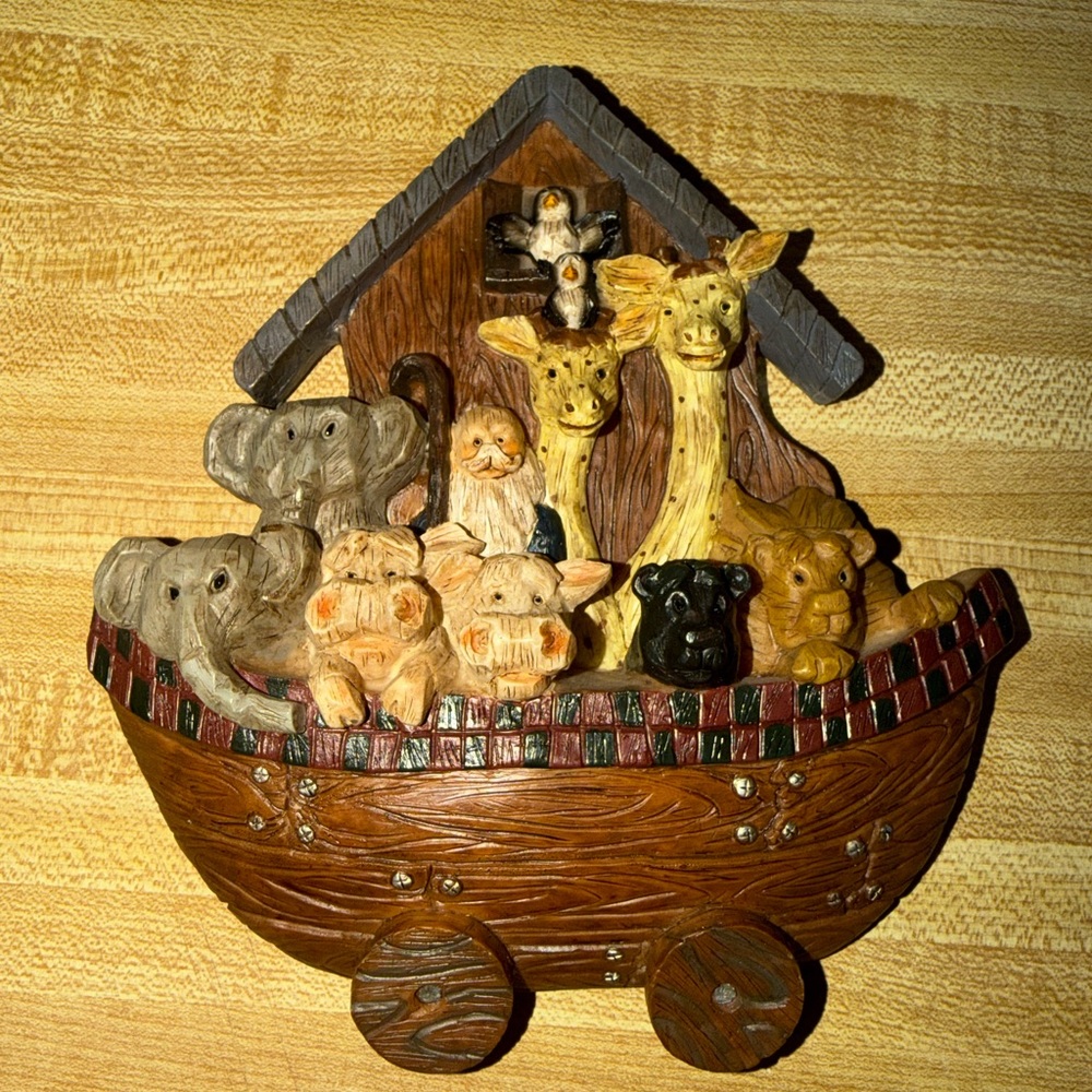 Noah's Ark Wood-Style Animal hanging home decor - Brown & Tan faith bible